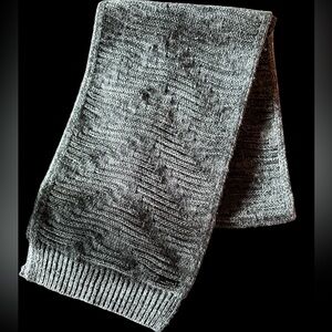 Calvin Klein ❄️ Gray Knit Scarf Super Soft NWOT